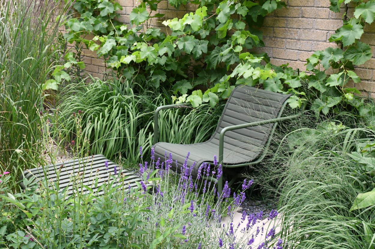 Textured Green Bench